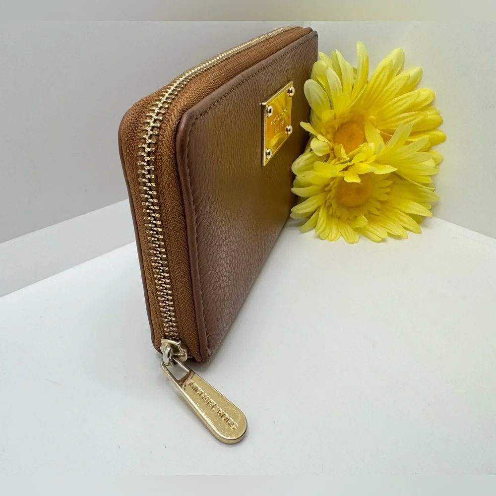 Michael Kors Chestnut Leather Zip Around Wallet Clutch Gold Accents